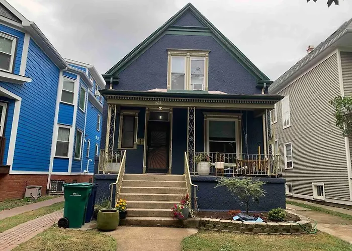 Bright, Big Family Escape, W/parking, Dogs Welcome Apartment Oak Park